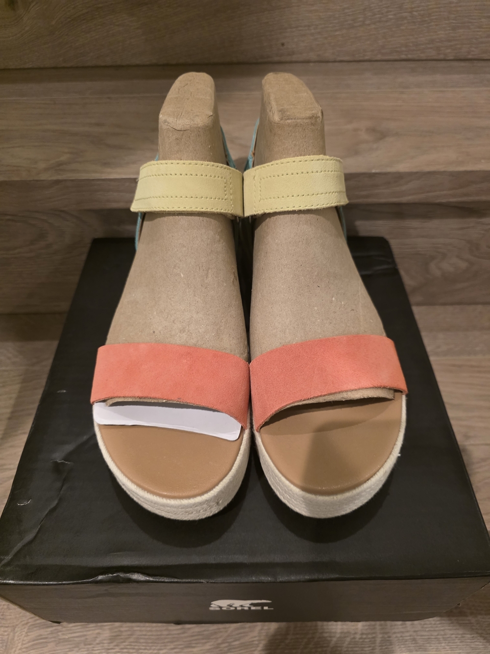 Sorel Cameron Flatform Sandal in colorblock suede - Picture 4 of 7